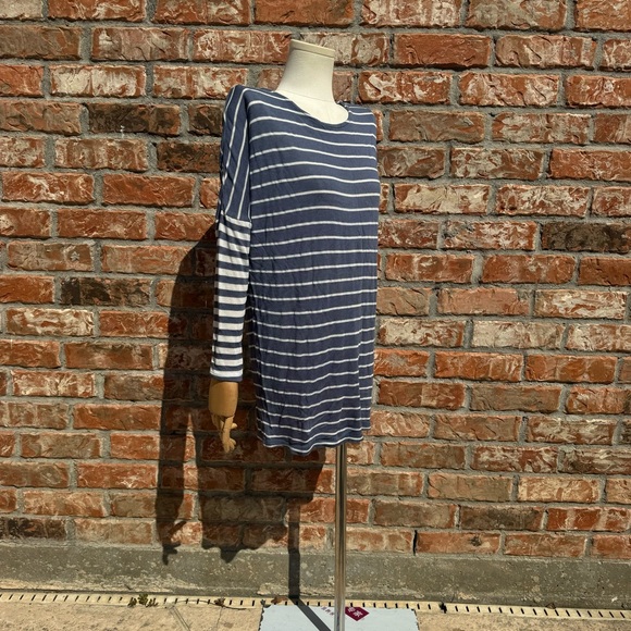 Atmosphere blue and white striped long sleeve top / S / Excellent condition - Picture 4 of 12